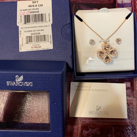 Swarovski Gold Necklace with Crystal Accents - Picture 4 of 7